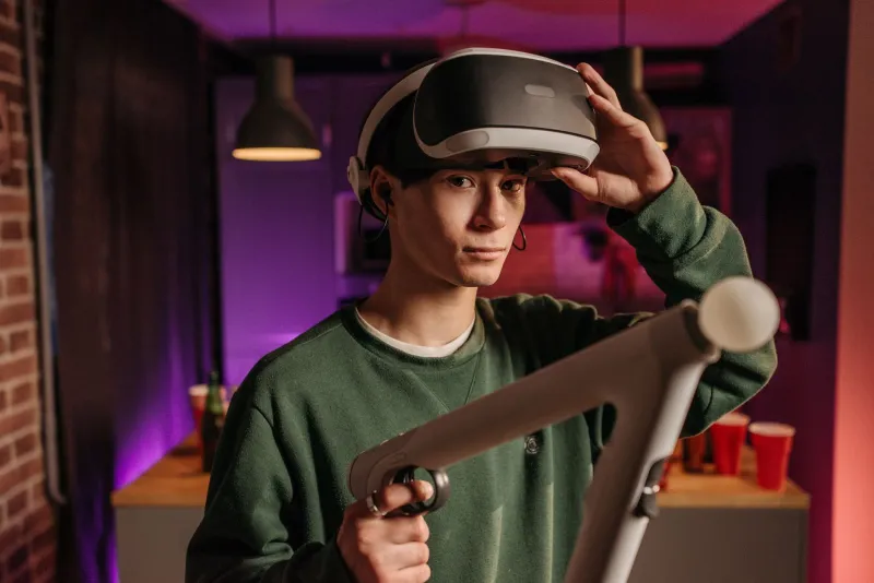 The Gear Nobody Talks About: How VR Accessories Are Quietly Saving Your Body (and Your Sessions)